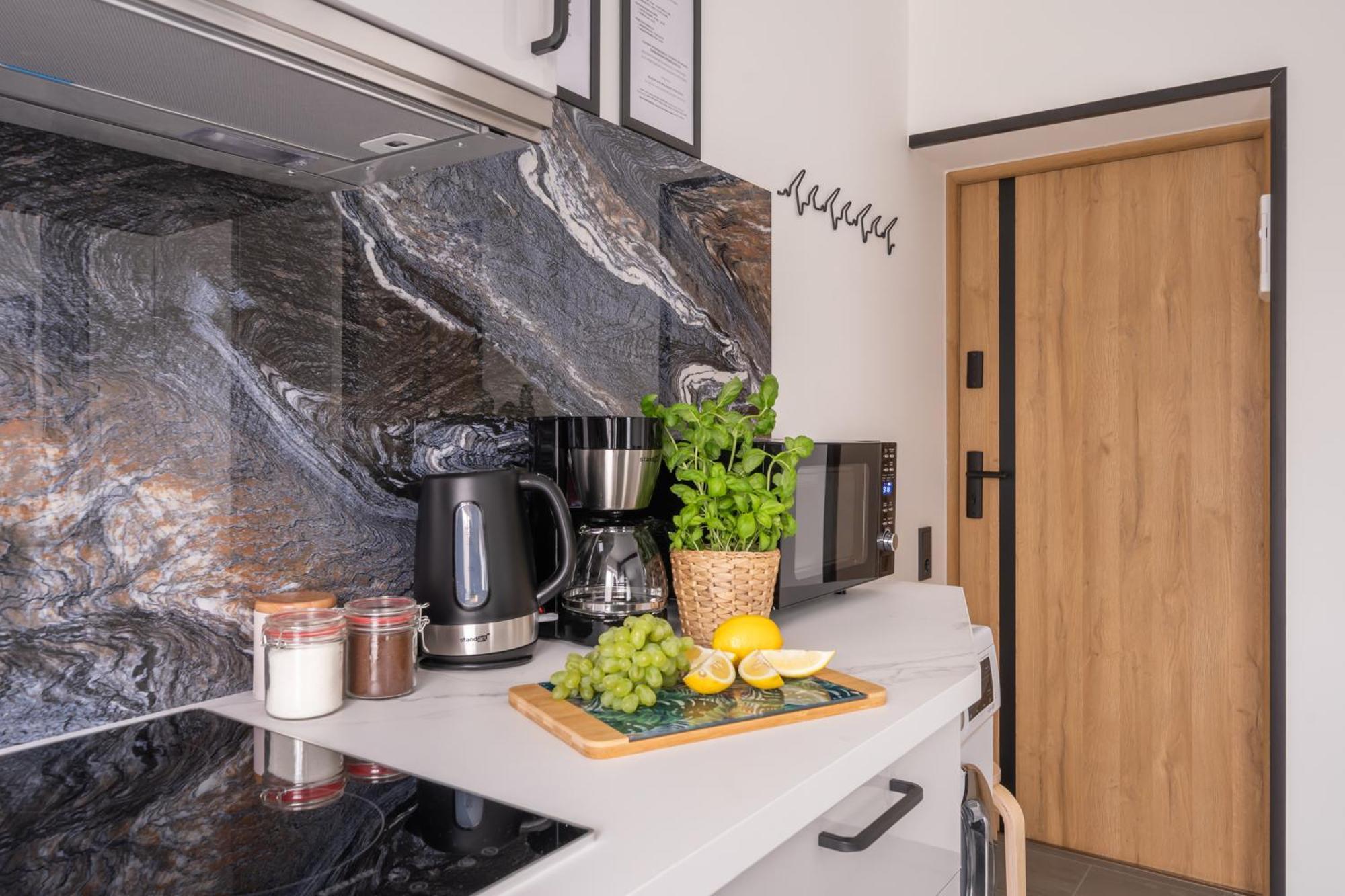 Green Garden & Private Parking Apartments With Playground Riga Ngoại thất bức ảnh