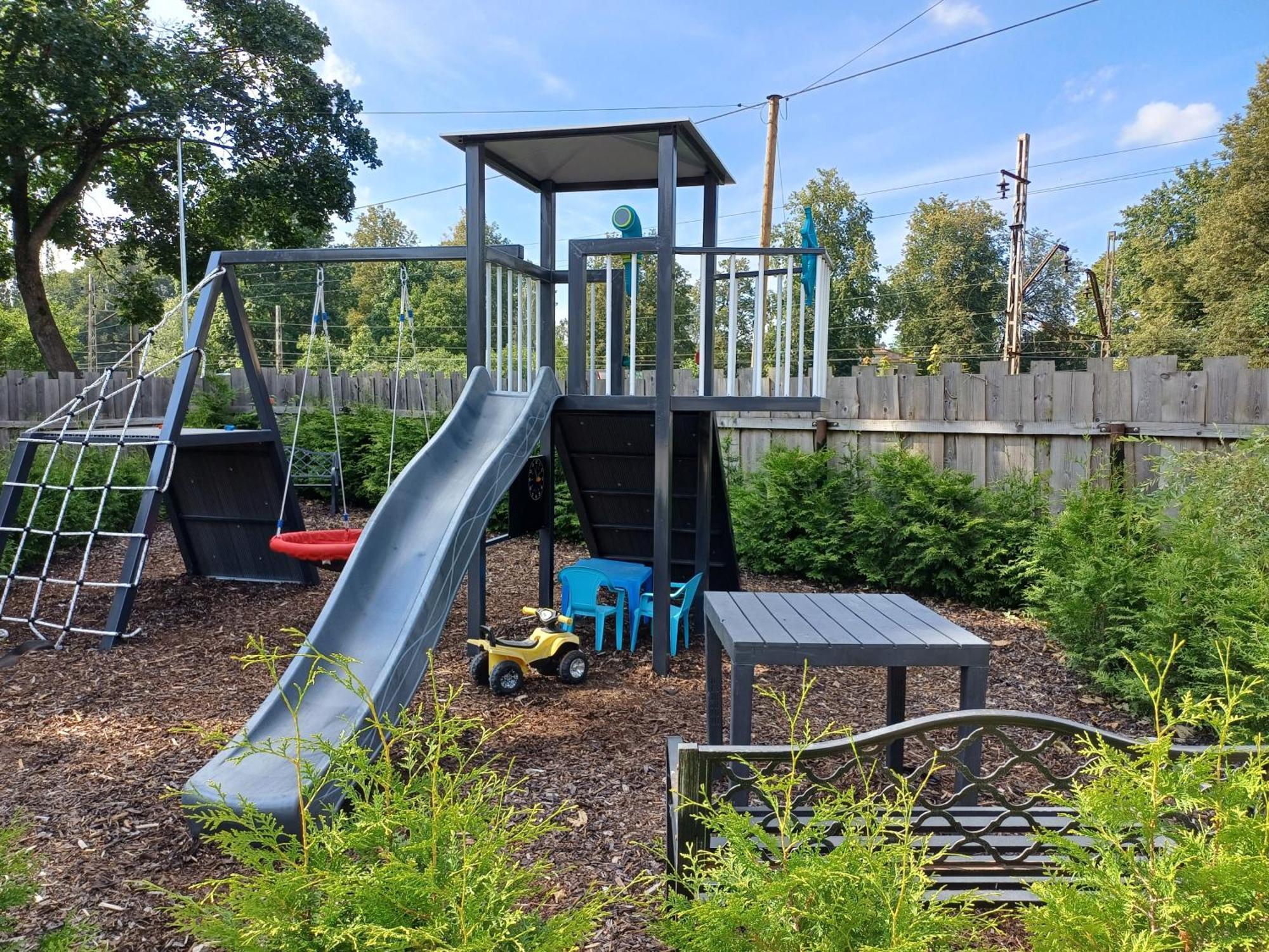 Green Garden & Private Parking Apartments With Playground Riga Ngoại thất bức ảnh